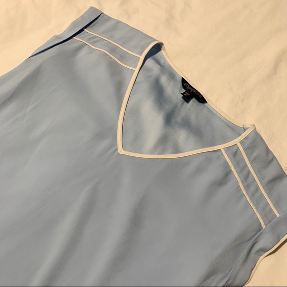 Express Light Blue Top with White Piping Detail - Picture 4 of 11